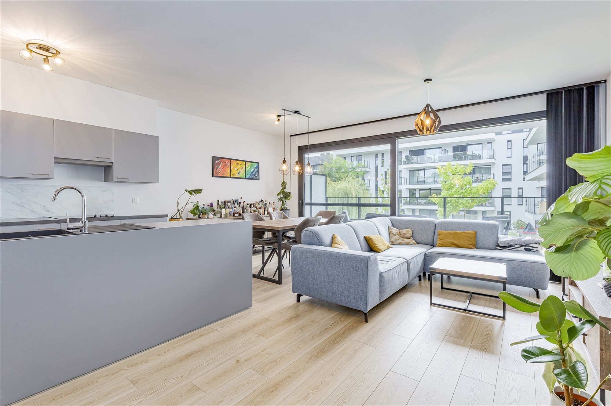 Recent energiezuinig appartement met terras foto {{pictureIndex}}
