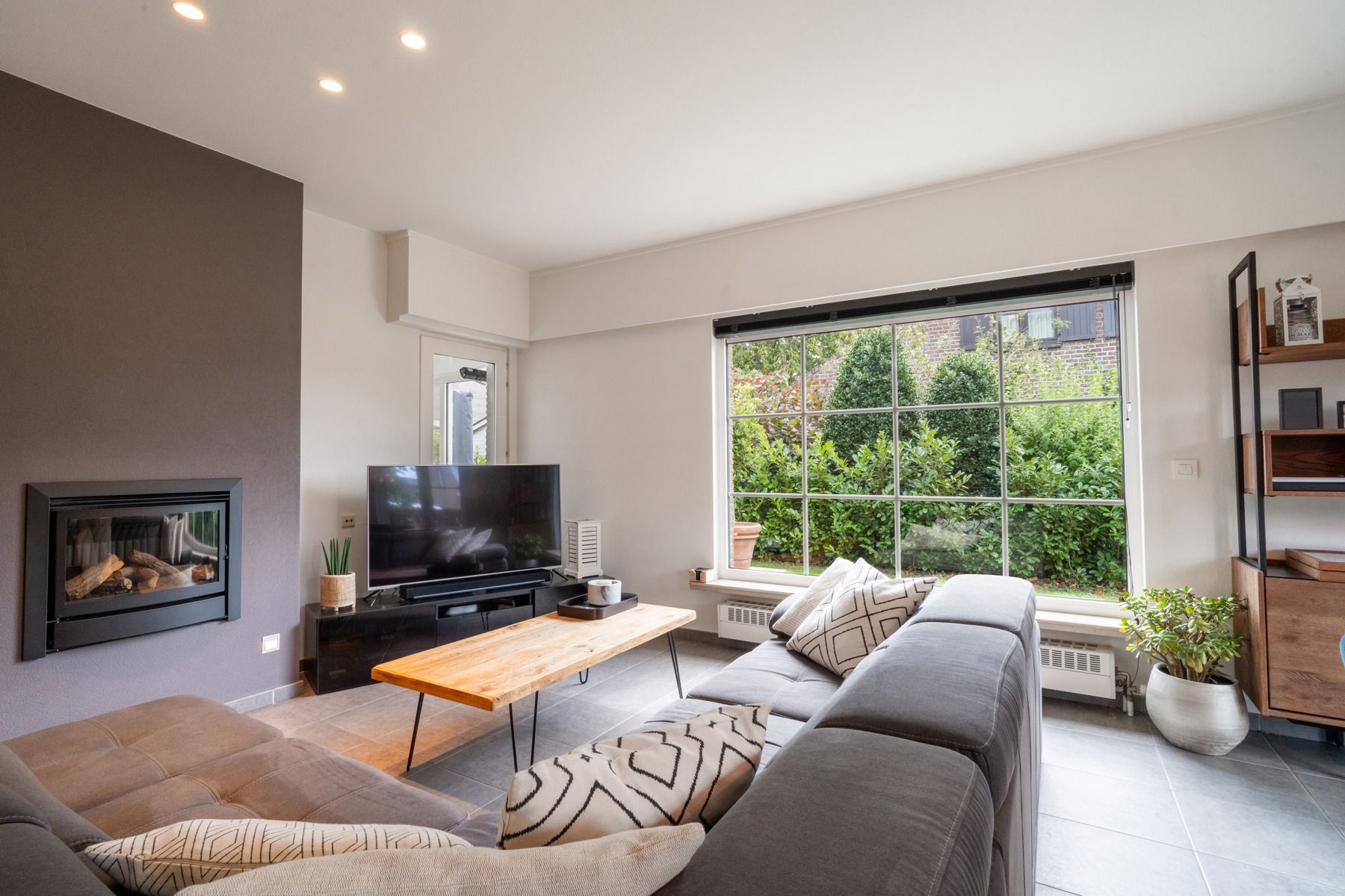 Instapklare en gerenoveerde villa met 3/4 slps en bureau foto 7