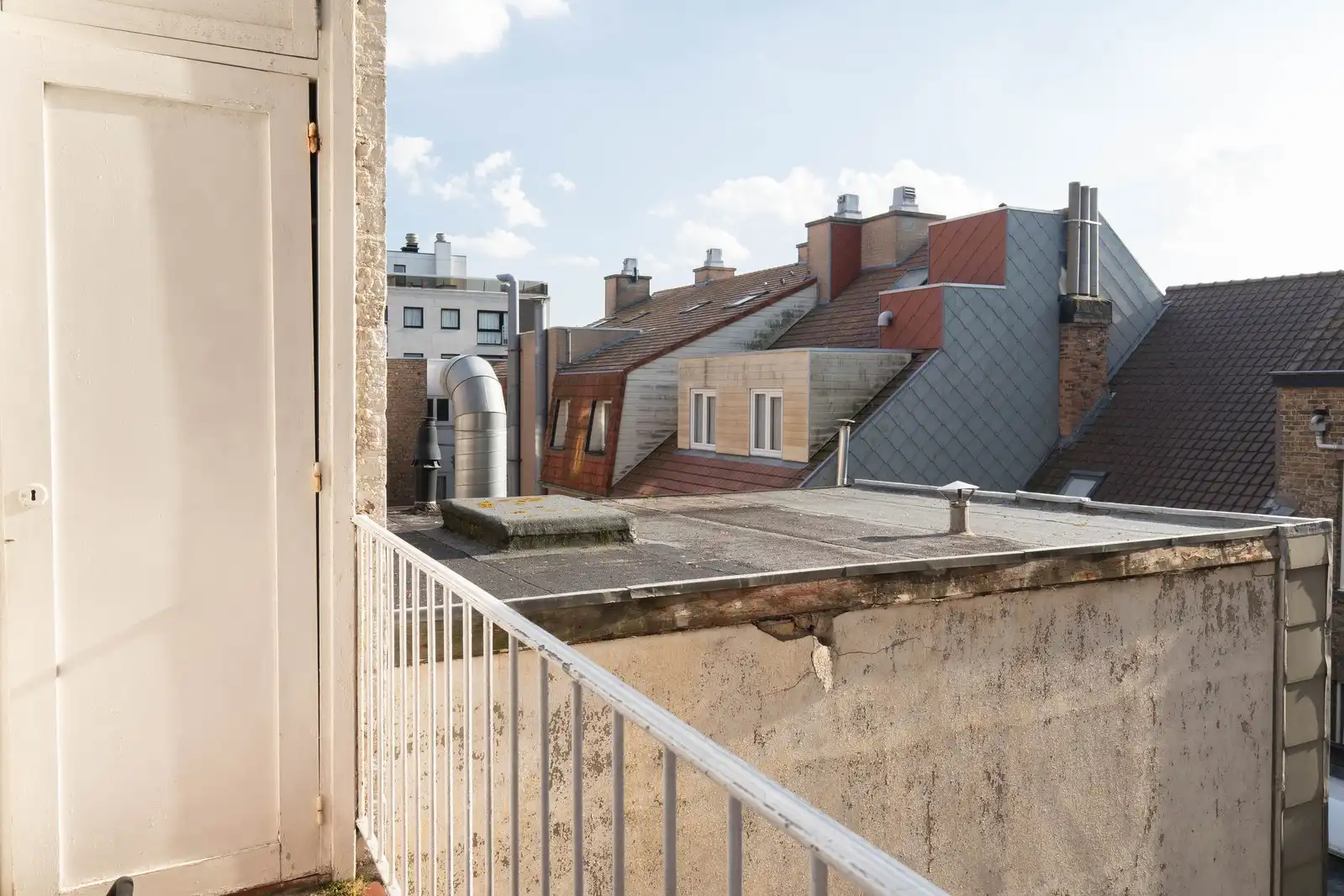 Licht op te frissen appartement op toplocatie! foto 16