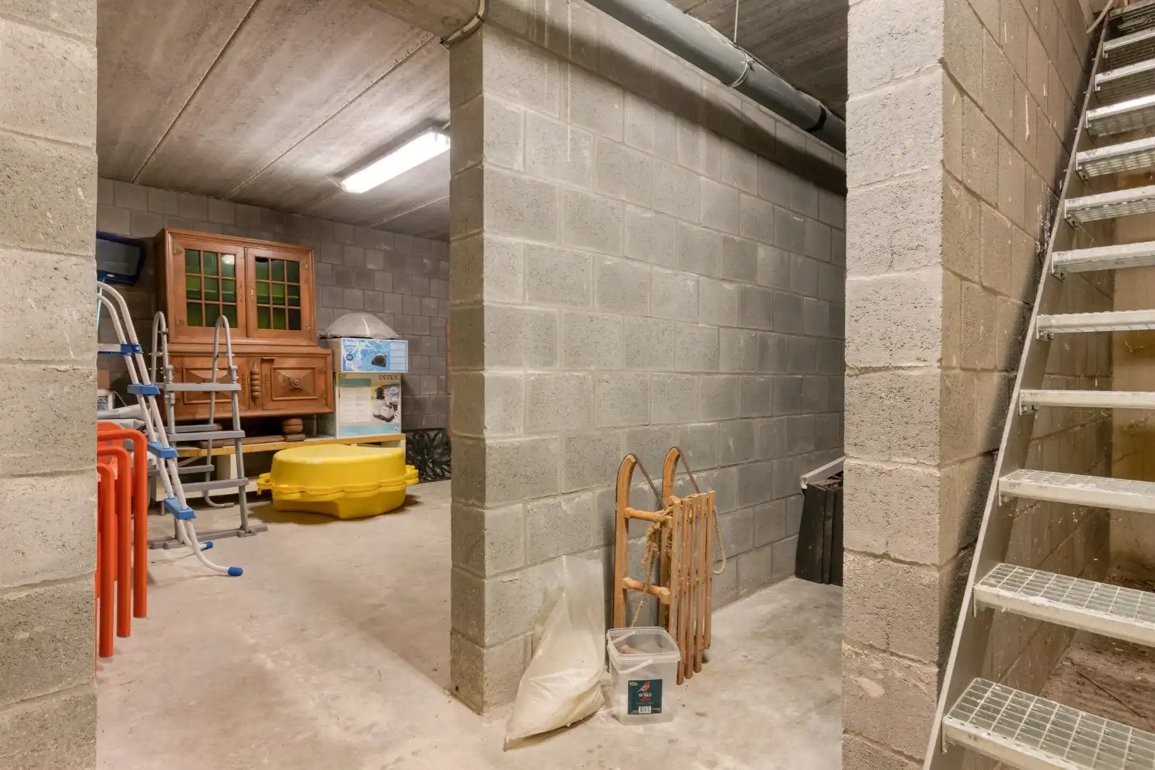 Instapklare bel-etagewoning met dubbele garage en tuin in het centrum van Retie foto 35