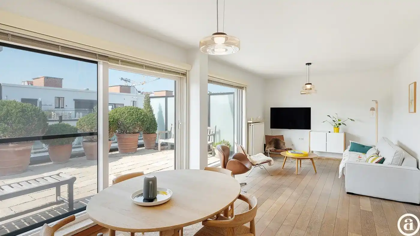 Penthouse appartement met grote zonneterrassen nabij strand. foto 4