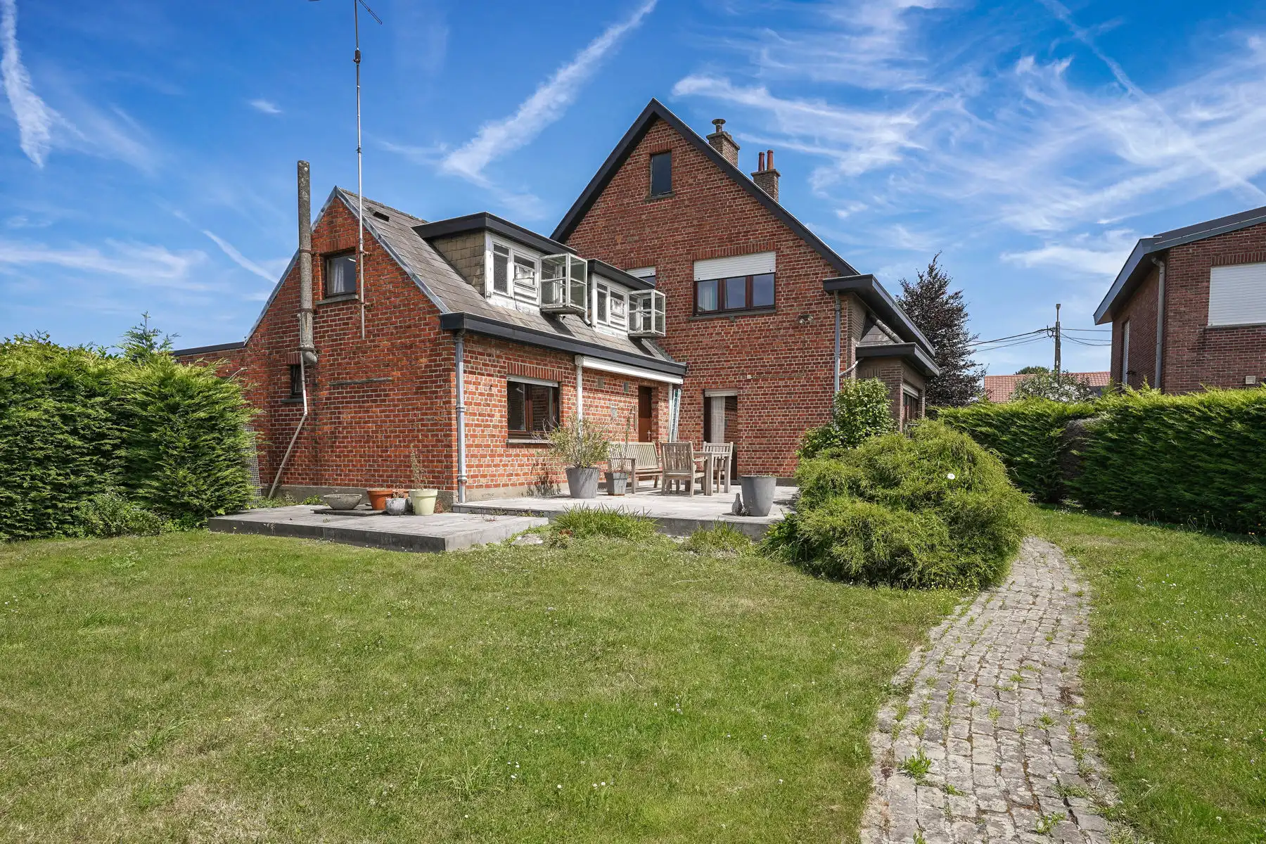Te renoveren, vrijstaande woning op een perceel van 1070 m² foto 33