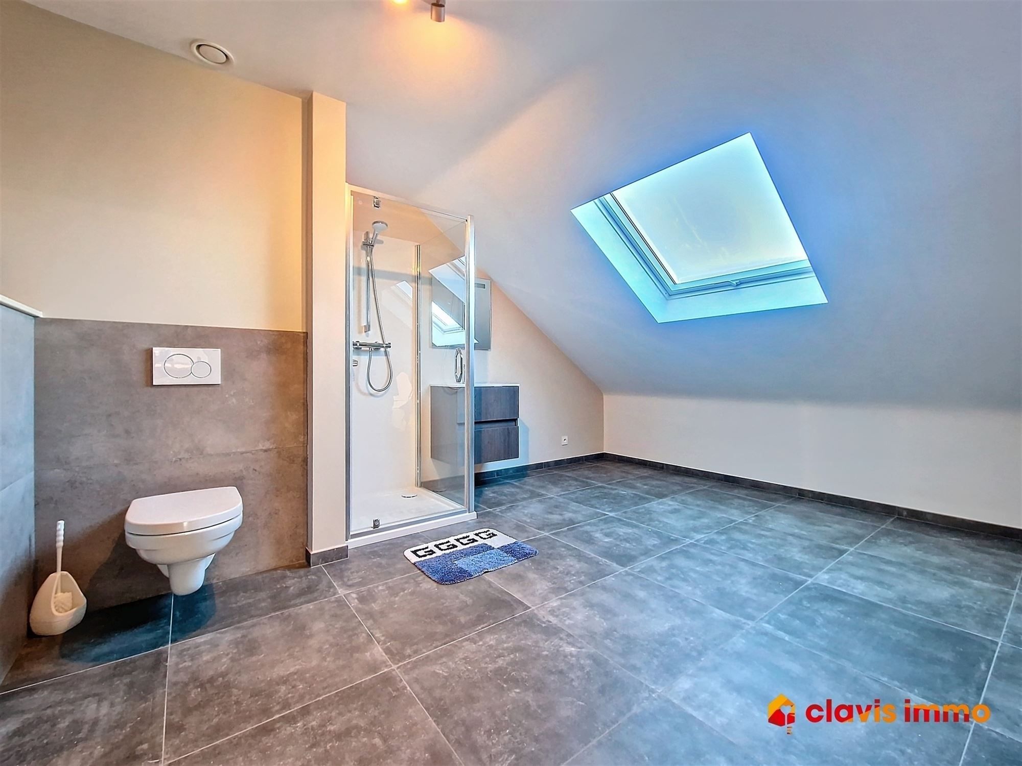 Aangename en recente woning (2022) met mooie tuin foto 24
