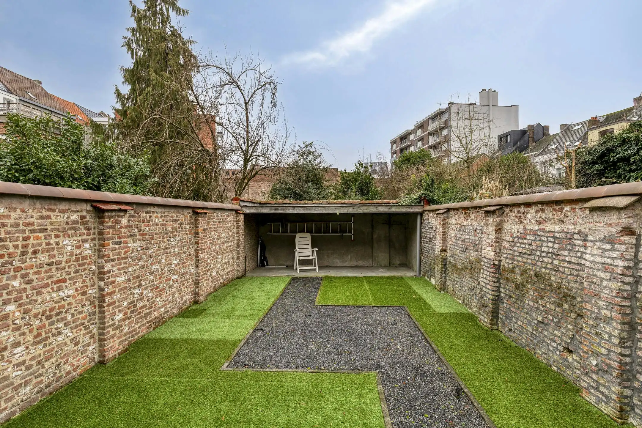 Opbrengsteigendom met 3 studio's en tuin te Mechelen foto 2