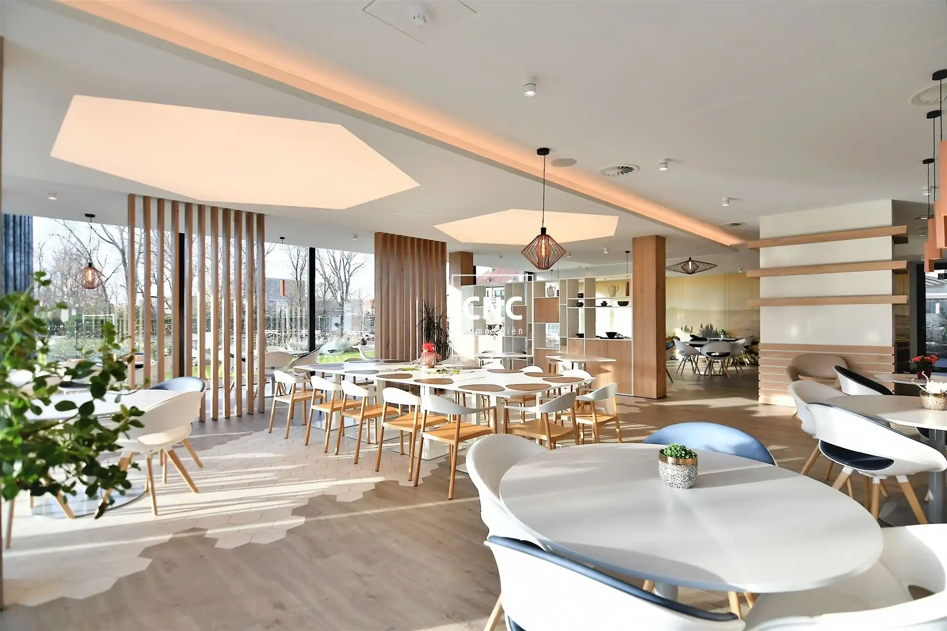 Volledig afgewerkt serviceflat in een luxueuze residentie foto 7