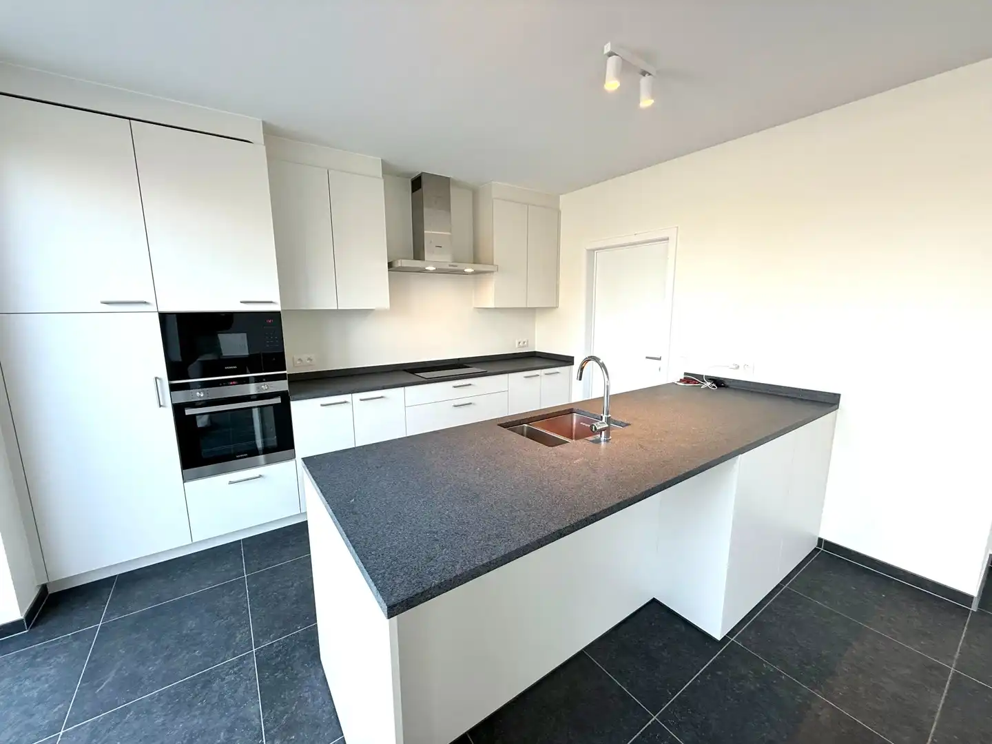 Volledig nieuwbouw, verrassend ruime en lichtrijke gezinswoning met 3 slaapkamers foto 16