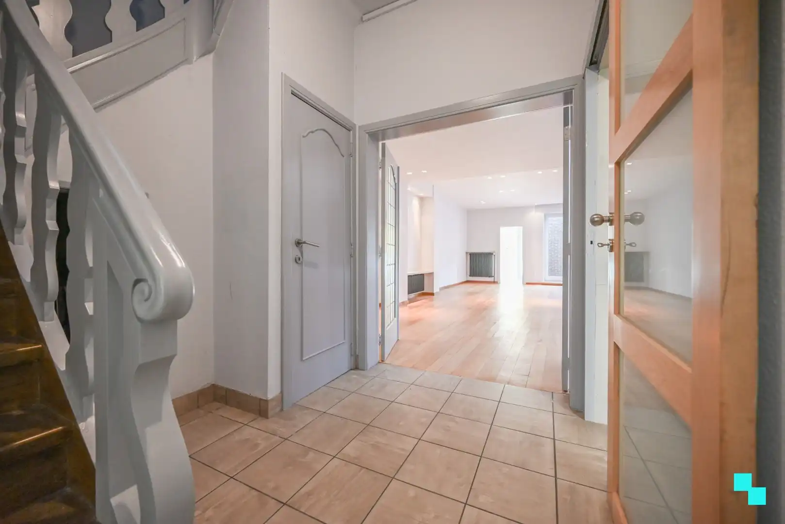 Ruime woning met polyvalente ruimte, garage en tal van mogelijkheden in Emelgem foto 7