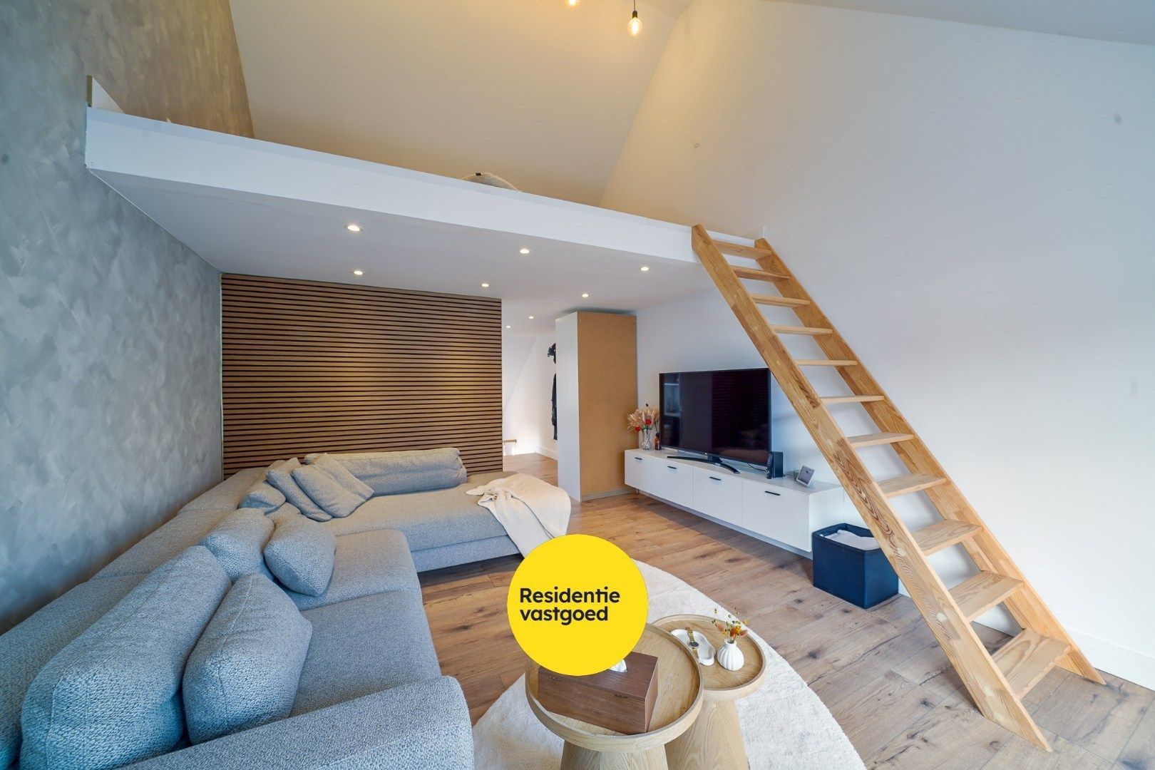 Stijlvol gerenoveerde gezinswoning met karaktervolle gevel in het hart van Mariakerke (Oostende) foto 5