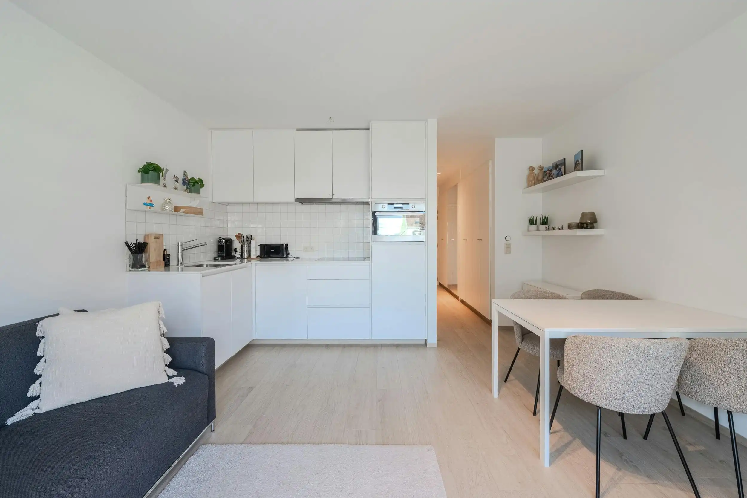 Zonnige studio met slaaphoek te koop te centrum Middelkerke! foto 8