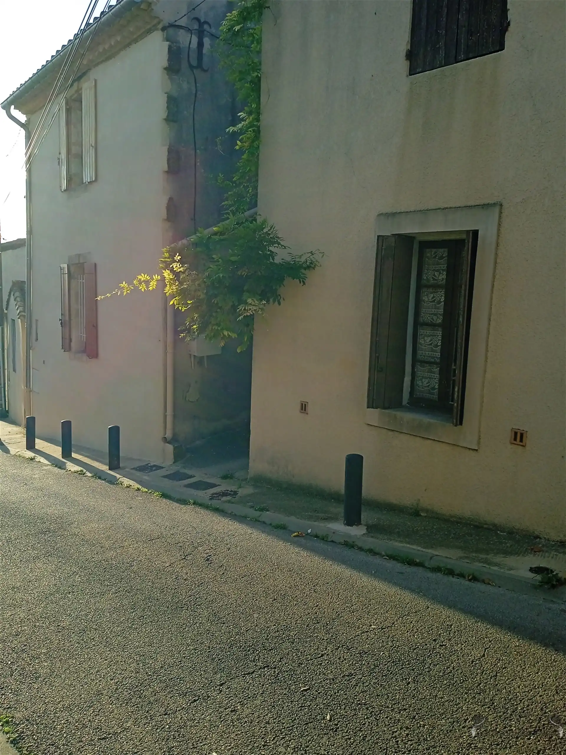 Volledig gerestaureerde en bemeubelde woning zuid Franse kust foto {{pictureIndex}}