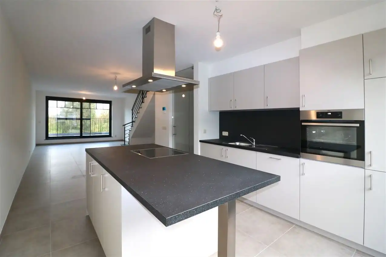 Unieke duplex met twee slpk, terras, autostaanplaats foto 5