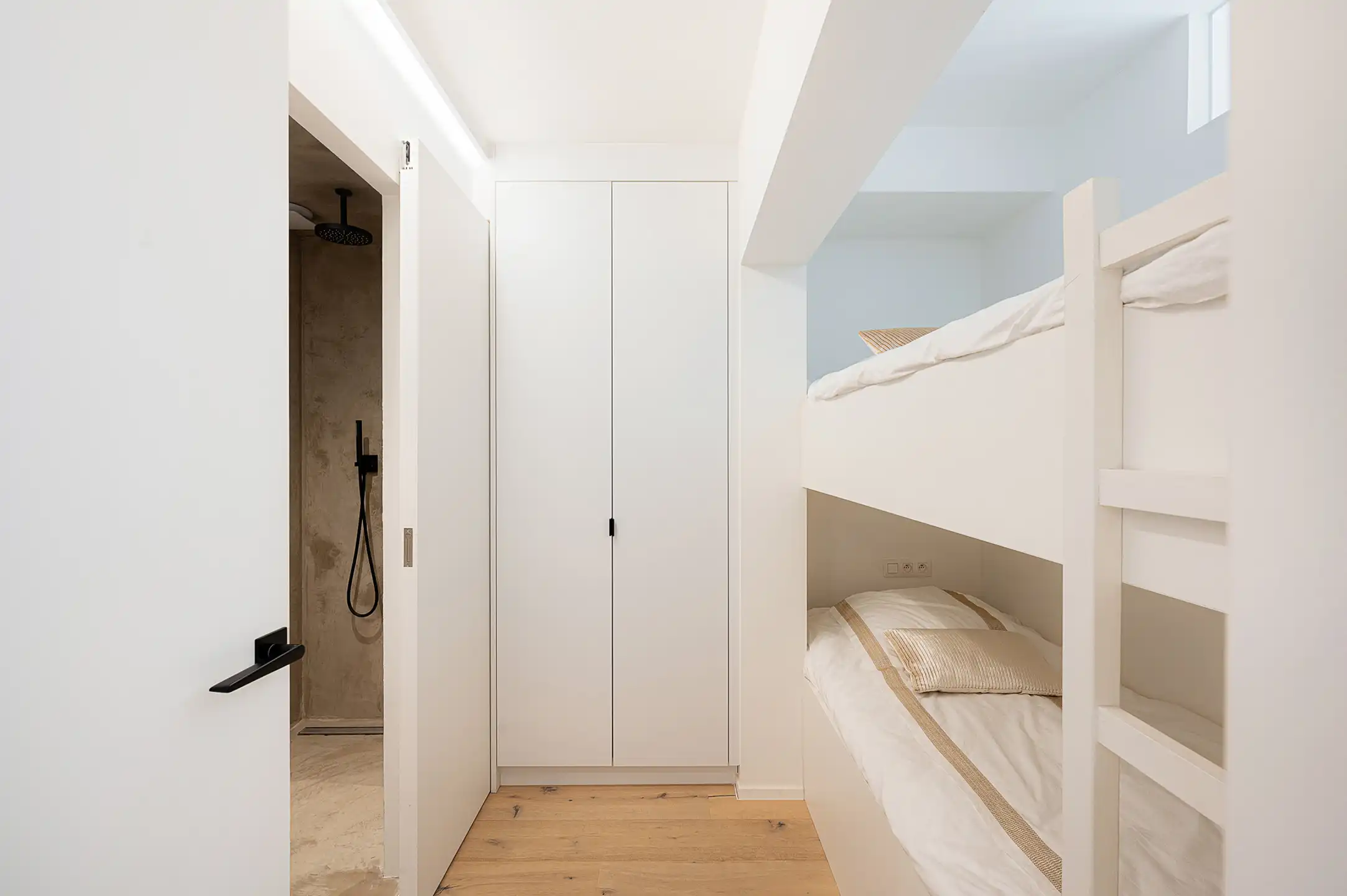 Stijlvol gerenoveerd appartement met frontaal zeezicht   foto 27