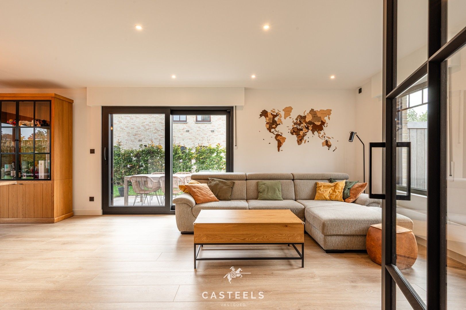 Instapklare, gerenoveerde villa met zicht op natuur te koop foto 2