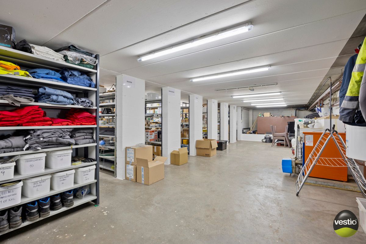 MULTIFUNCTIONEEL HANDELSPAND MET CONCIERGESTUDIO OP 19A82CA TE BEVERST. foto 26
