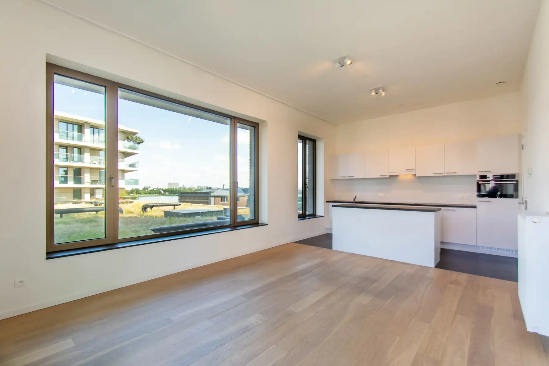 Ongemeubeld 1 slaapkamer appt. met zicht op de Schelde foto 3