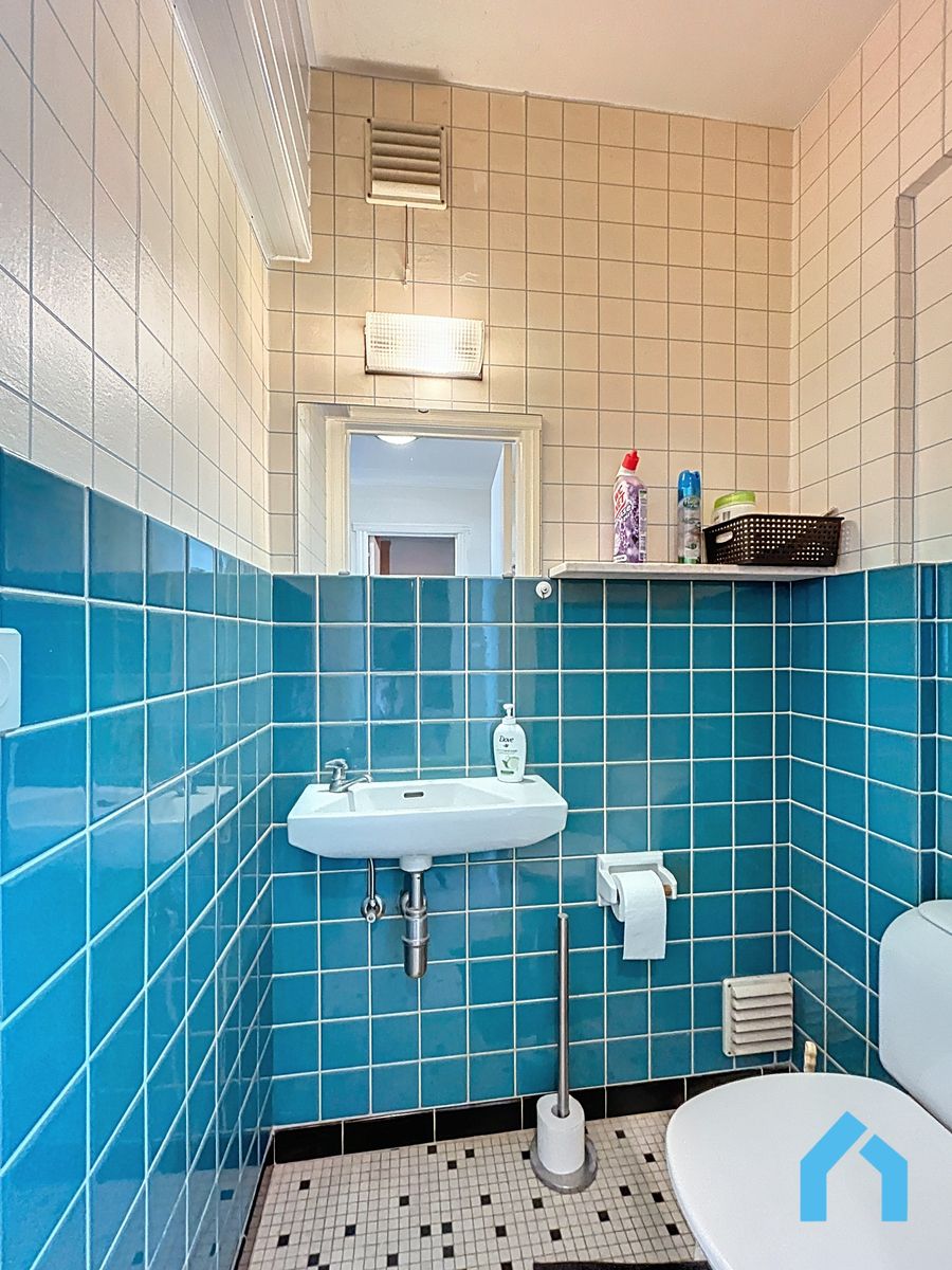 Magnifiek zeezicht en veel potentieel: maak van dit appartement uw parel! foto 9