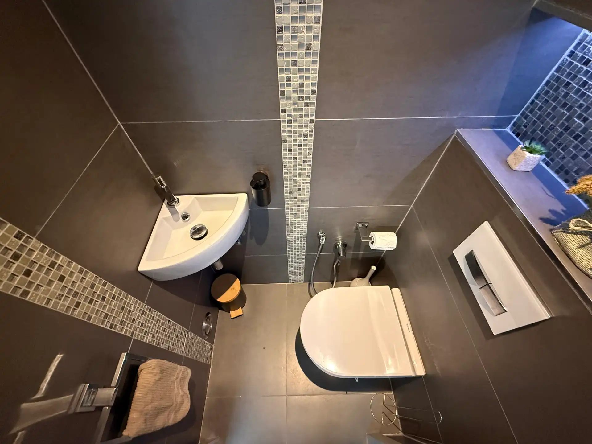 ERPE - Ruime, gerenoveerde woning met apart bureau/studio. foto 14