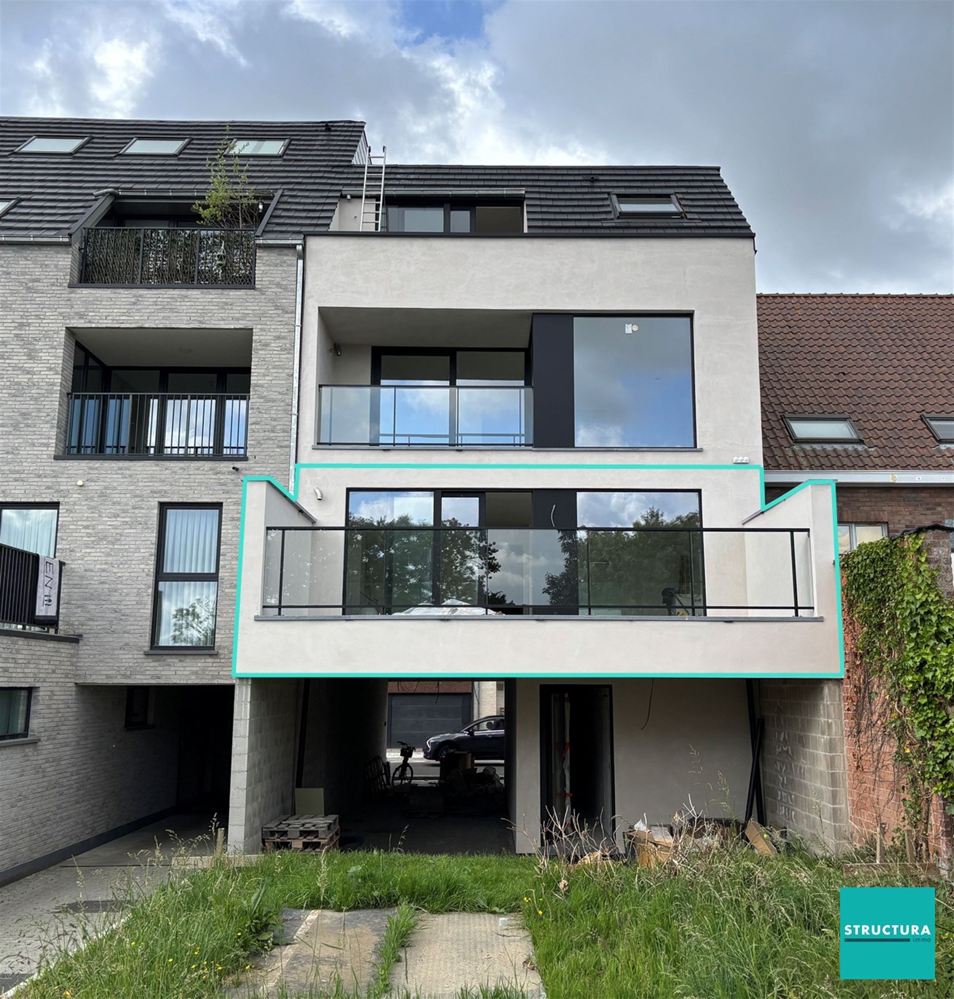 Appartement met 2 slaapkamers en 2 staanplaatsen in centrum Merchtem foto 2