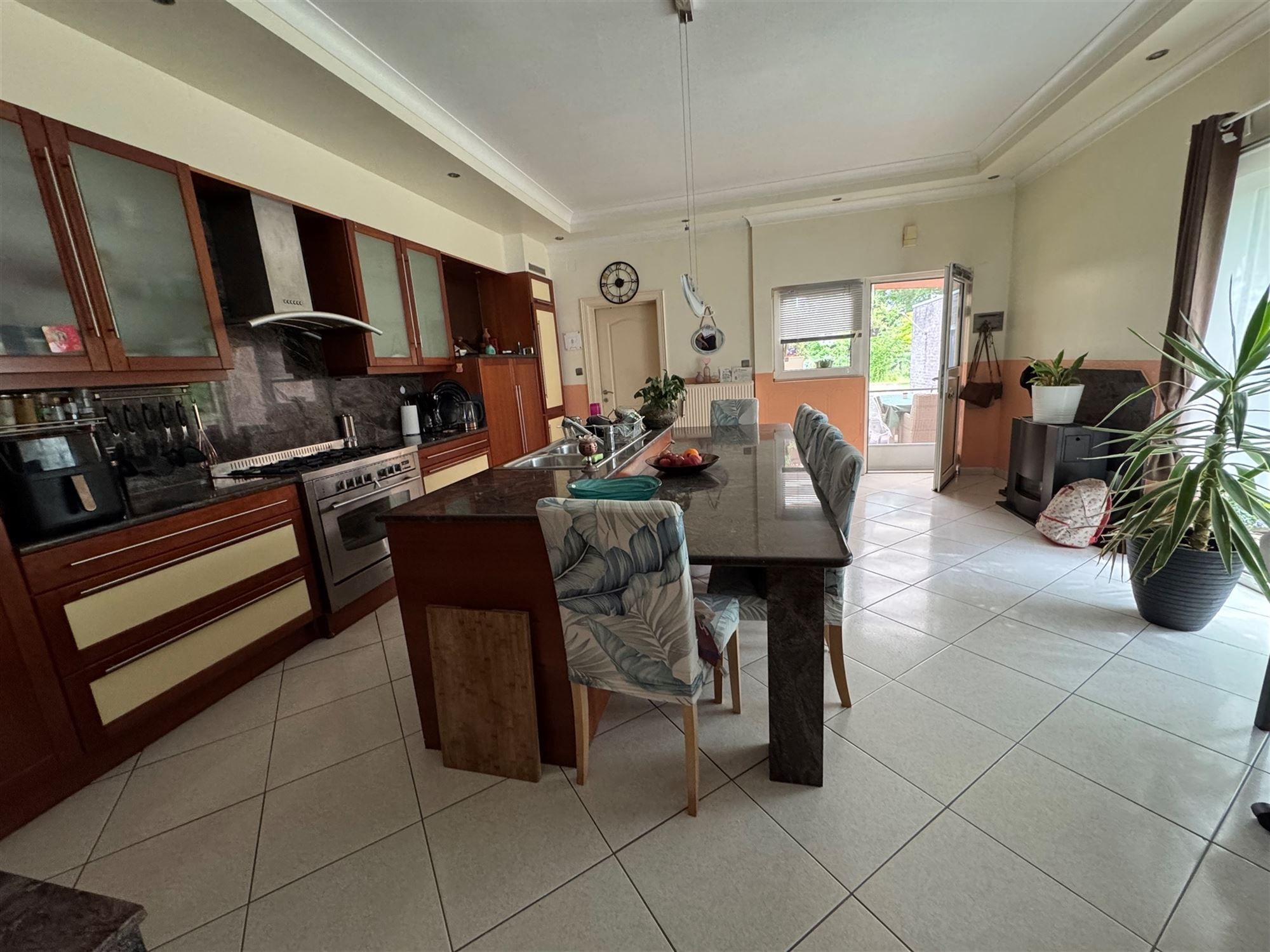 PERFECT ONDERHOUDEN WONING (142M²) MET 3 SLAAPKAMERS, 2 BADKAMERS EN LEUKE TUIN TE BEVERLO foto 8