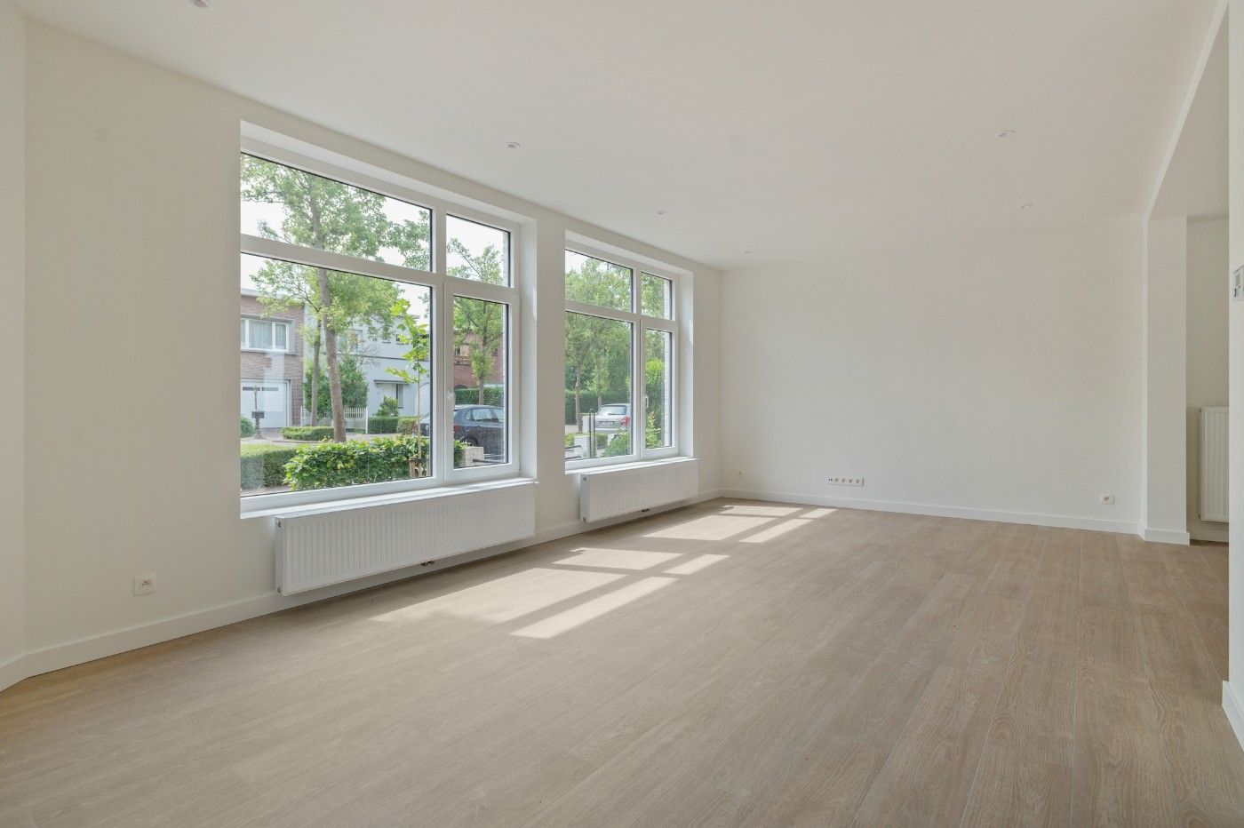 Volledig gerenoveerde, instapklare woning met 3 slpk., tuintje en garage foto 4