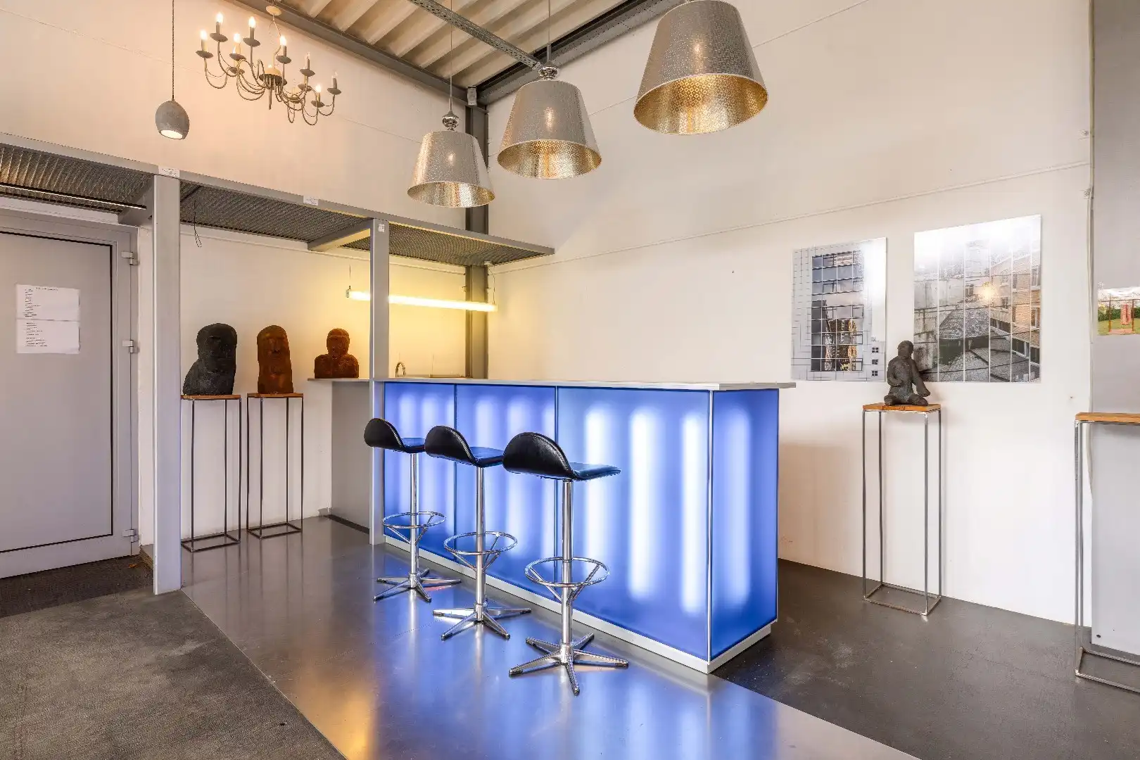 BEDRIJFS-/INVESTERINGS VASTGOED | LOODS | SHOWROOM | BURELEN & APPARTEMENT  foto 9