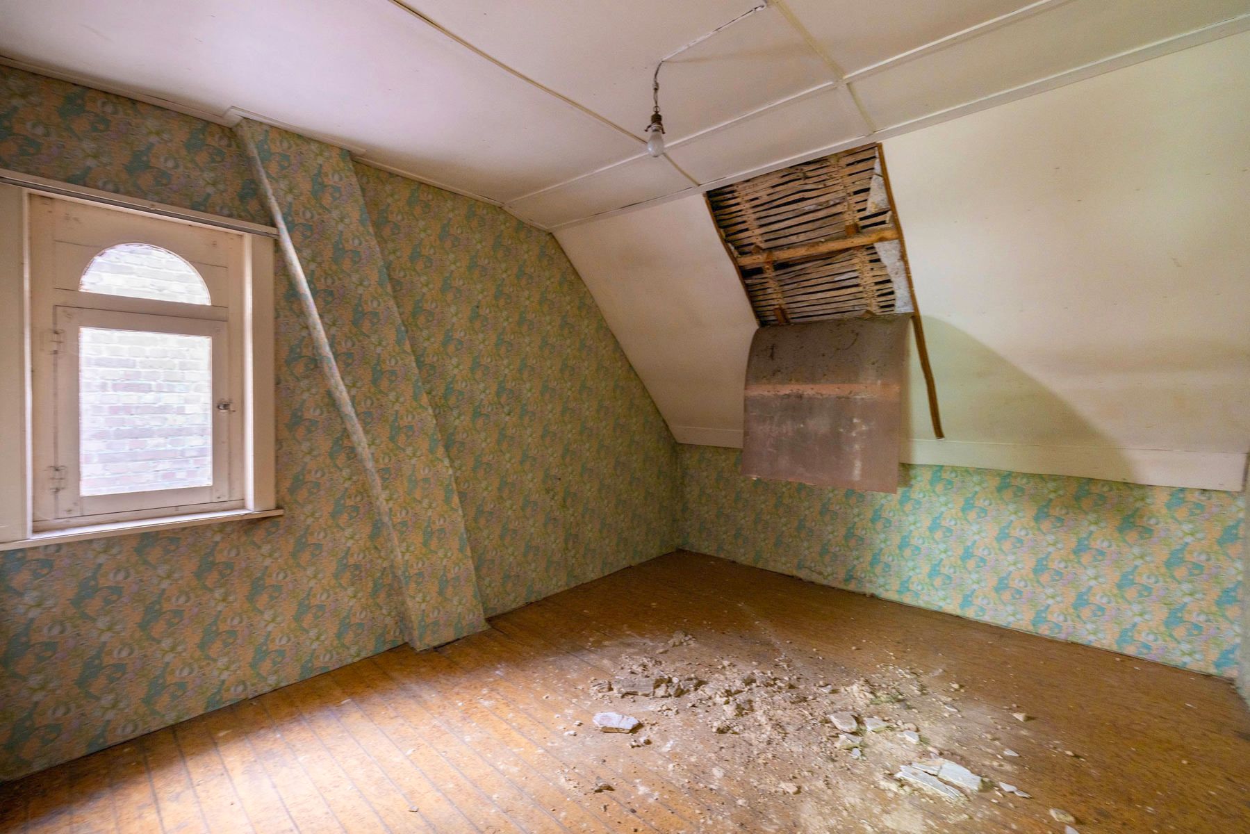 Te renoveren woning op 820m² met vergunning foto 17