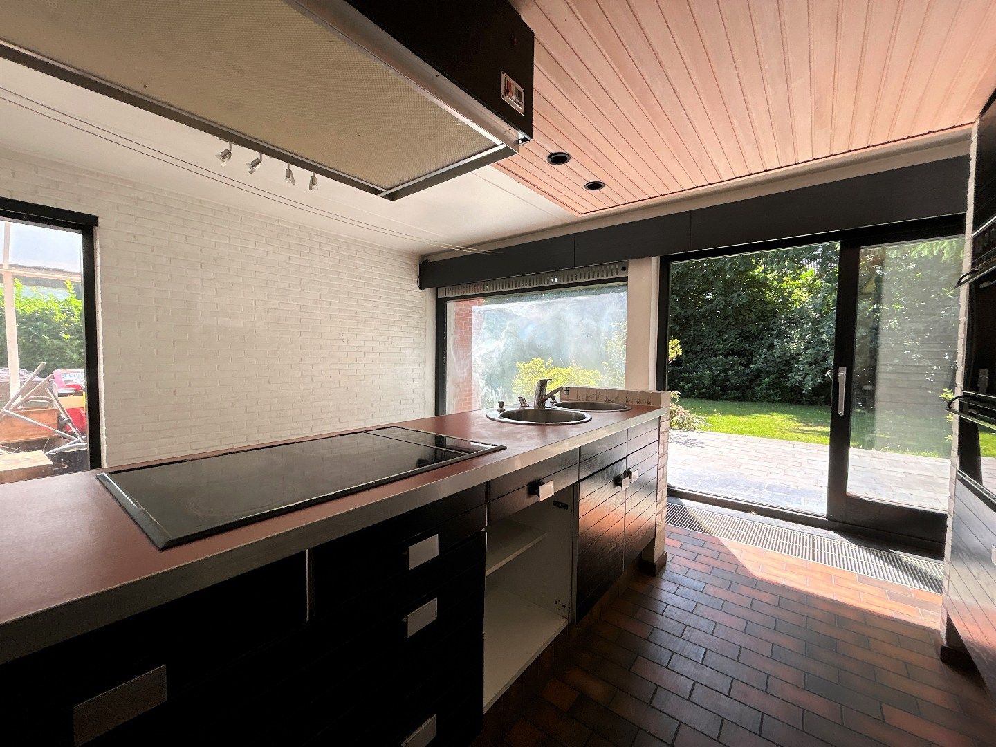 Ruime, moderne villa met uitzonderlijke garage  foto 8