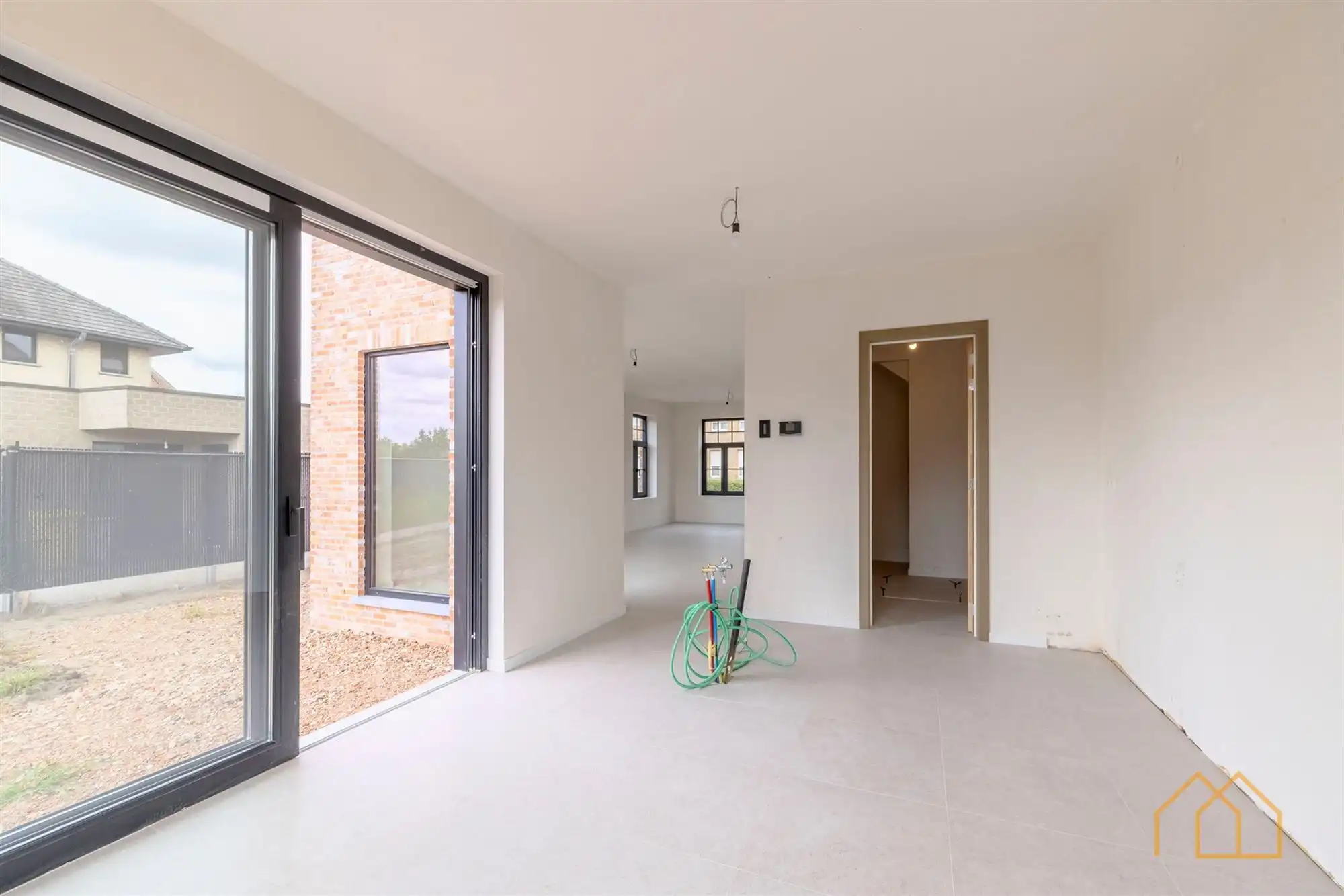 Nieuwbouw van 180m² met oprit en terras - 4slk mogelijk foto 6