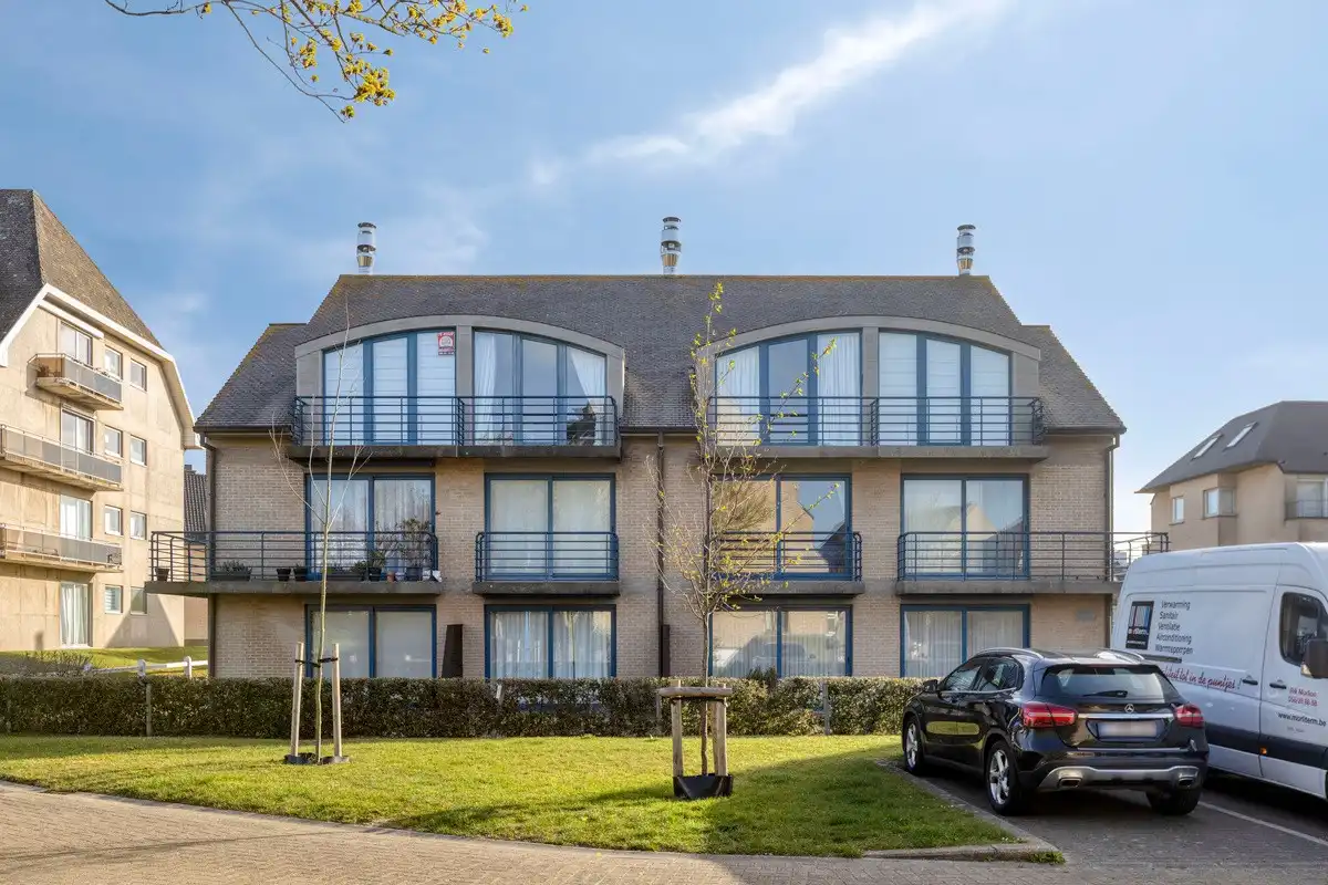 Gemeubeld hoek appartement met twee slaapkamers foto 4