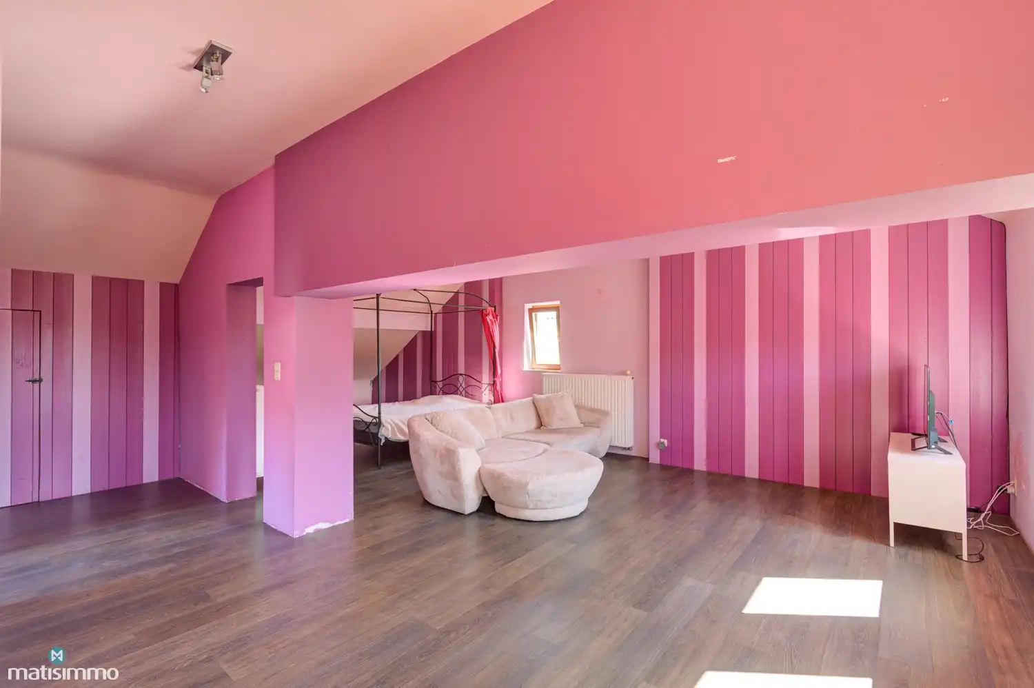 CHARMANTE EN RIANTE EENGEZINSWONING MET 4 RUIME SLAAPKAMERS, 2 BADKAMERS, OPSLAGRUIMTE/WERKHUIS EN UITGESTREKTE TUIN (1.355 M²) IN GROTE-SPOUWEN foto 33
