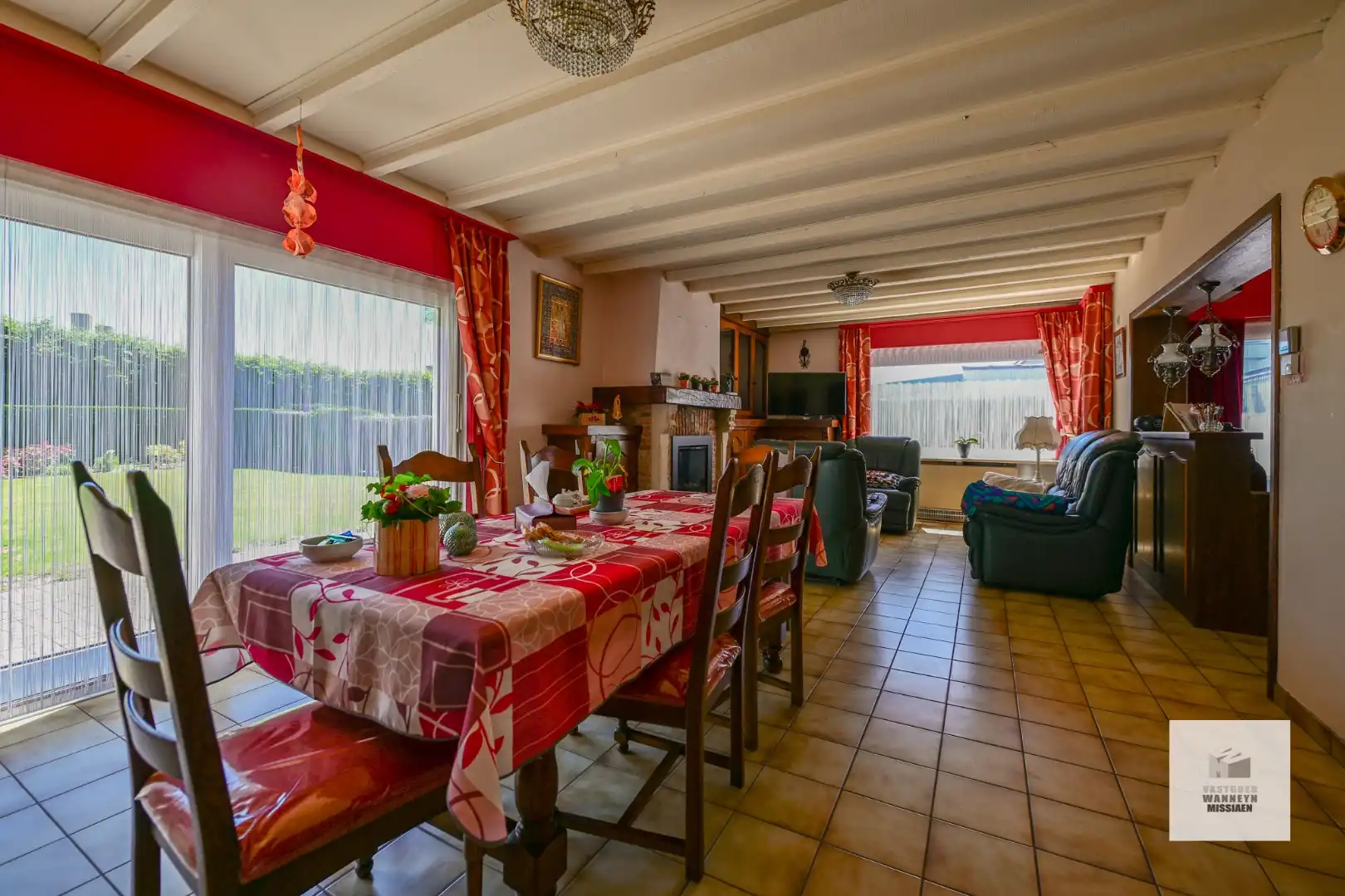 Ruime bungalow met 3 slaapkamers, garage en zonnige tuin op 781m2 foto 5