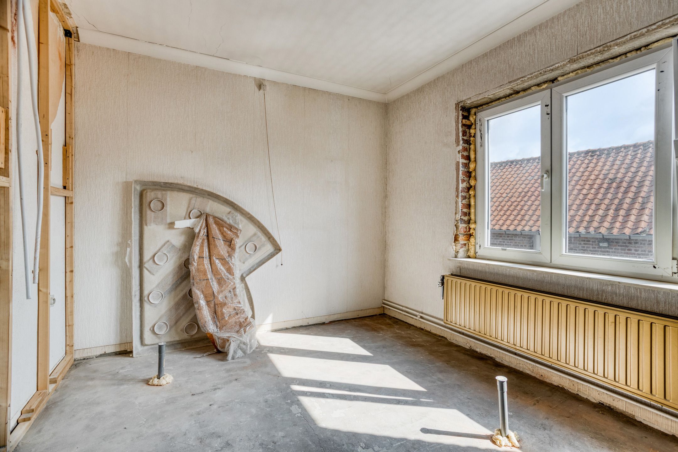 Ruime, deels gerenoveerde woning met veel potentieel foto 10