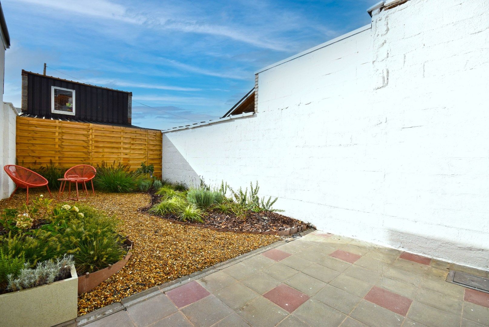 Instapklare rijwoning te koop in Roeselare – rustig gelegen nabij centrum en park foto 3