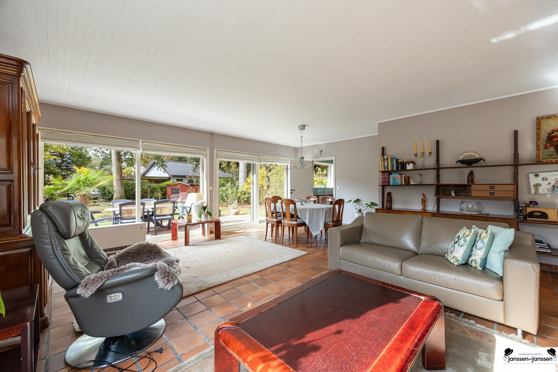 Verrassend ruime villa met ZW-gerichte tuin!  foto 4