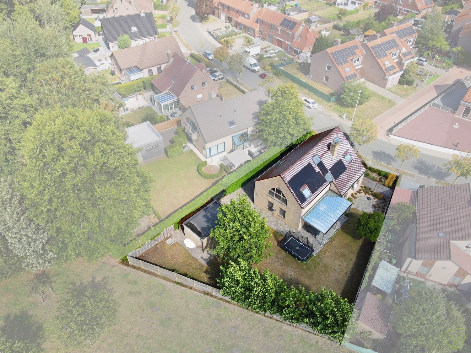 Prachtige open bebouwing met vijf slaapkamers op toplocatie foto 30