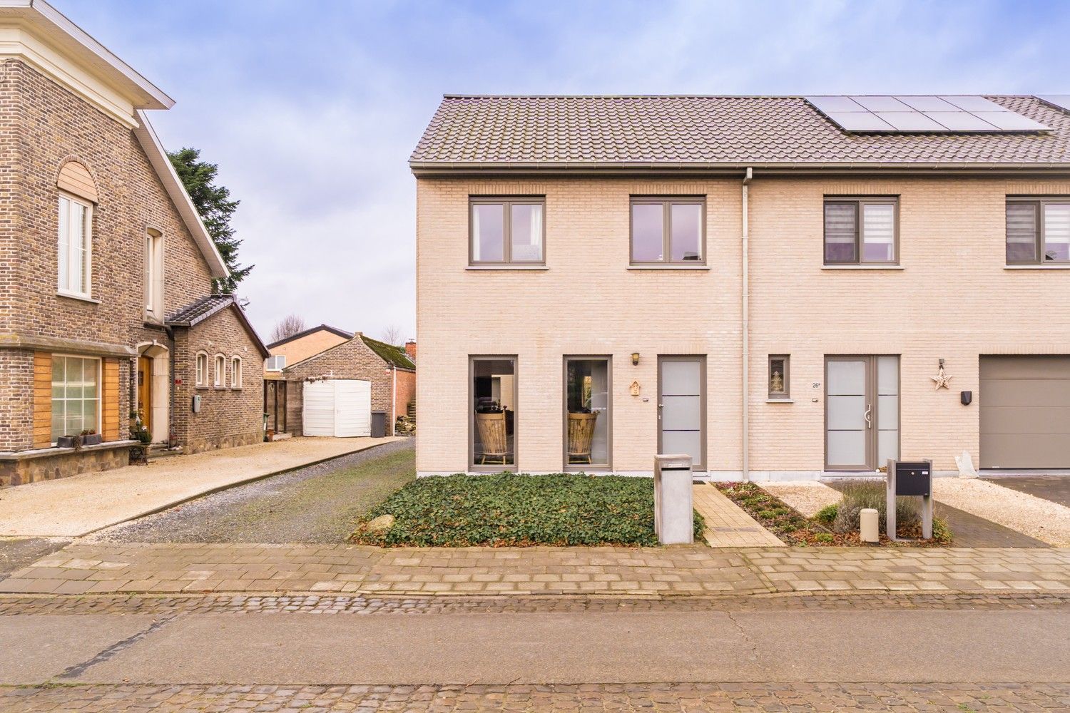 Recente energiezuinige woning nabij het centrum foto {{pictureIndex}}