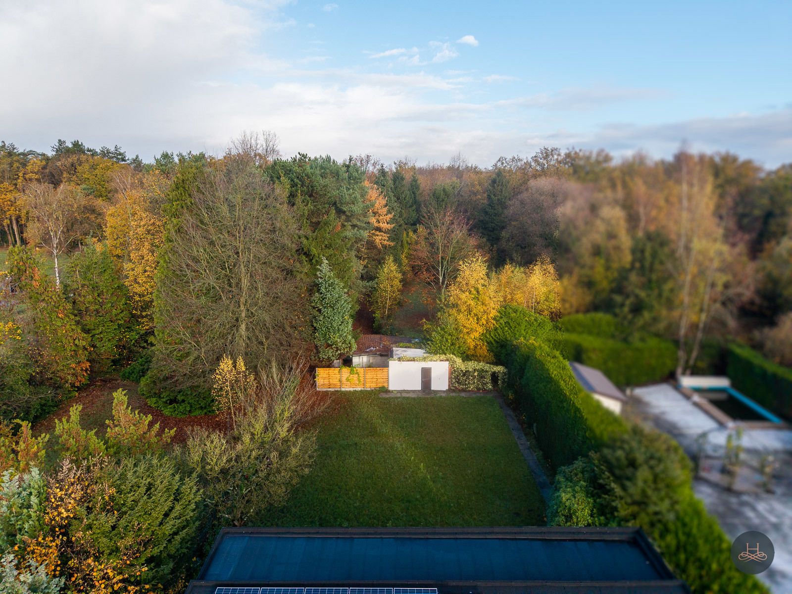 Prachtige villa omgeven door groen foto 23