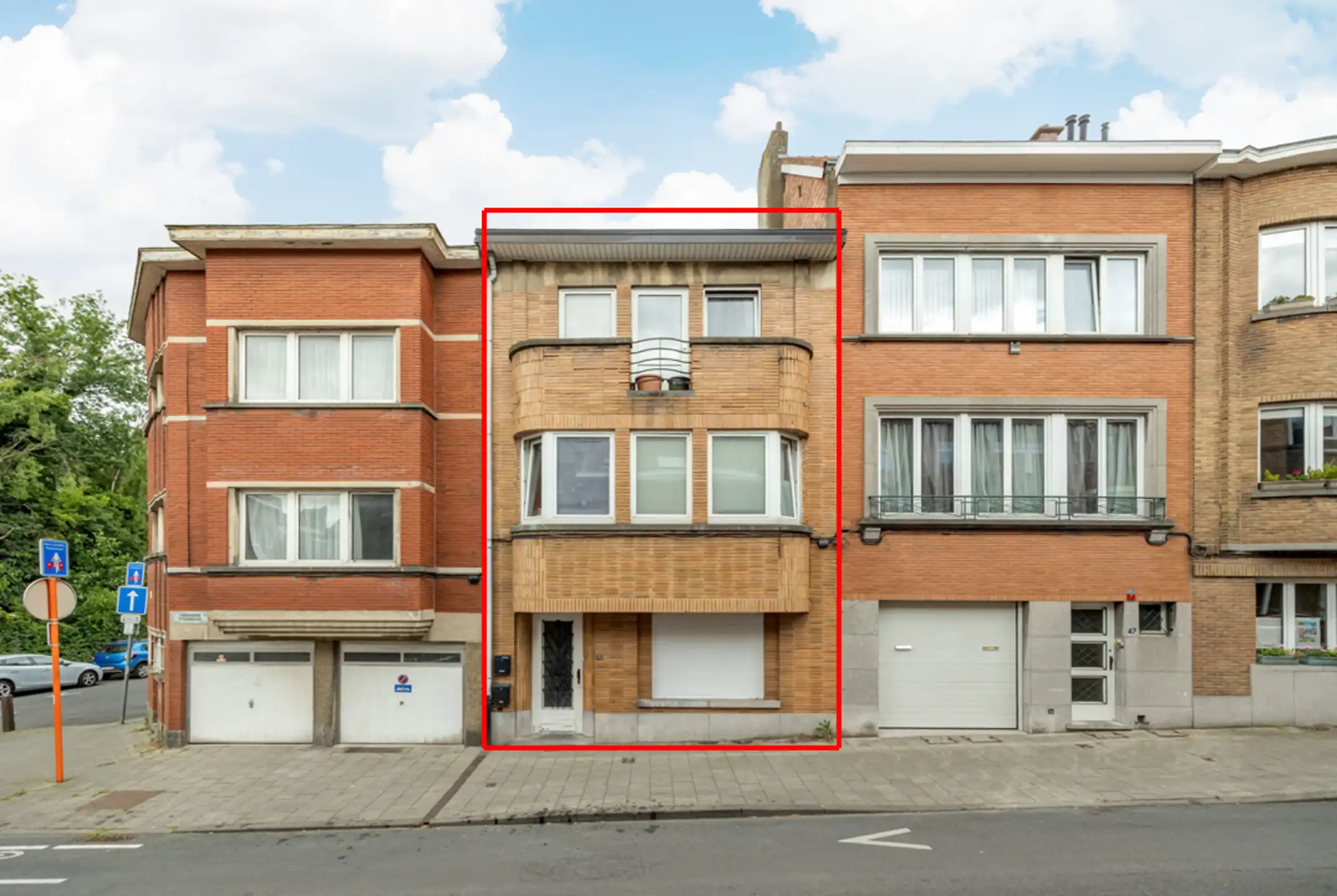 Opbrengsteigendom met 2 appartementen foto {{pictureIndex}}