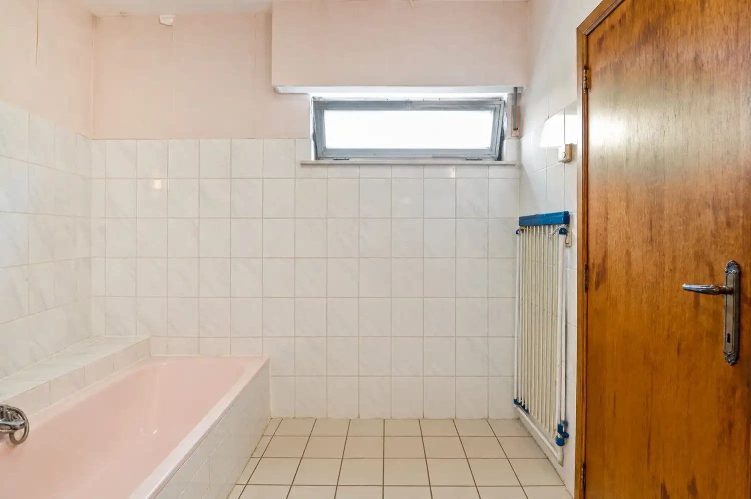 Instapklare woning met inpandige garage en grote tuin op een prima locatie in Kapelle-op-den-bos foto 15