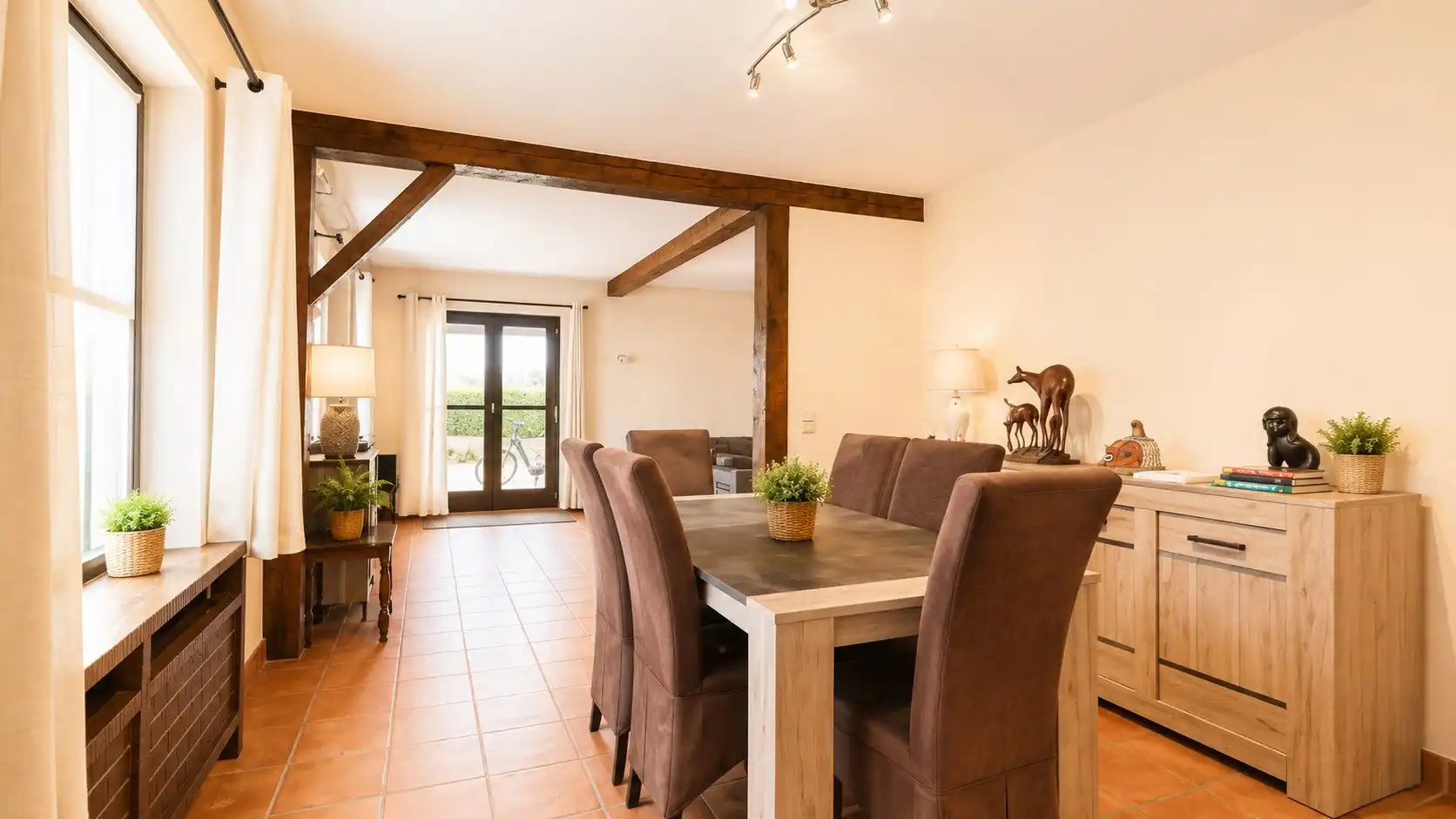 Ruime woning met tuin te Zele foto 2
