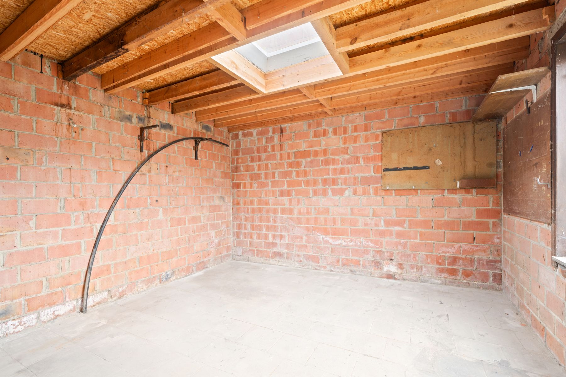 Te renoveren HOB op een ideale locatie! foto 12