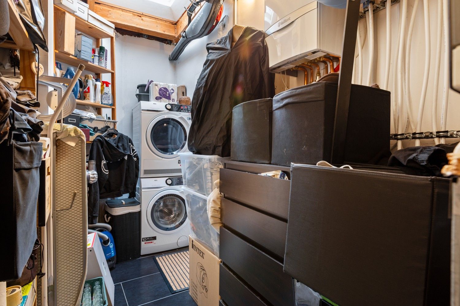 Instapklare woning met 4 slaapkamers, garage en tuin te Berchem! foto 10