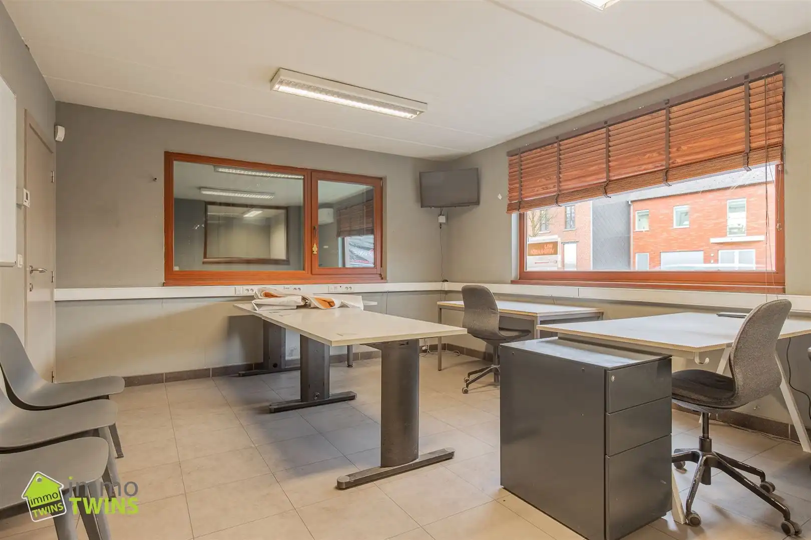 Uitzonderlijk ruim industrieel magazijn van ca. 6.900 m² te huur in Schoonaarde foto 6