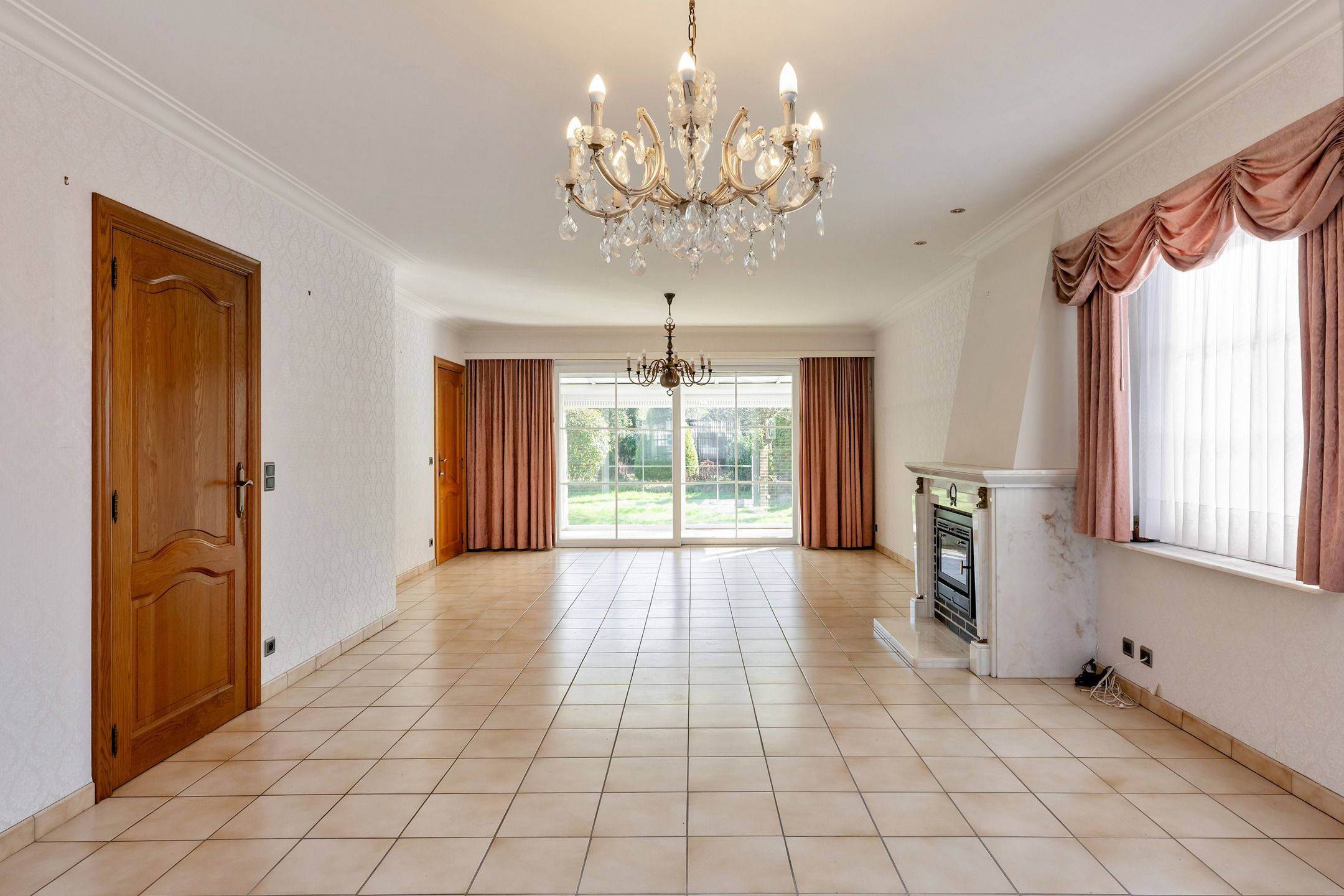 Villa op toplocatie met veel potentieel! foto 2
