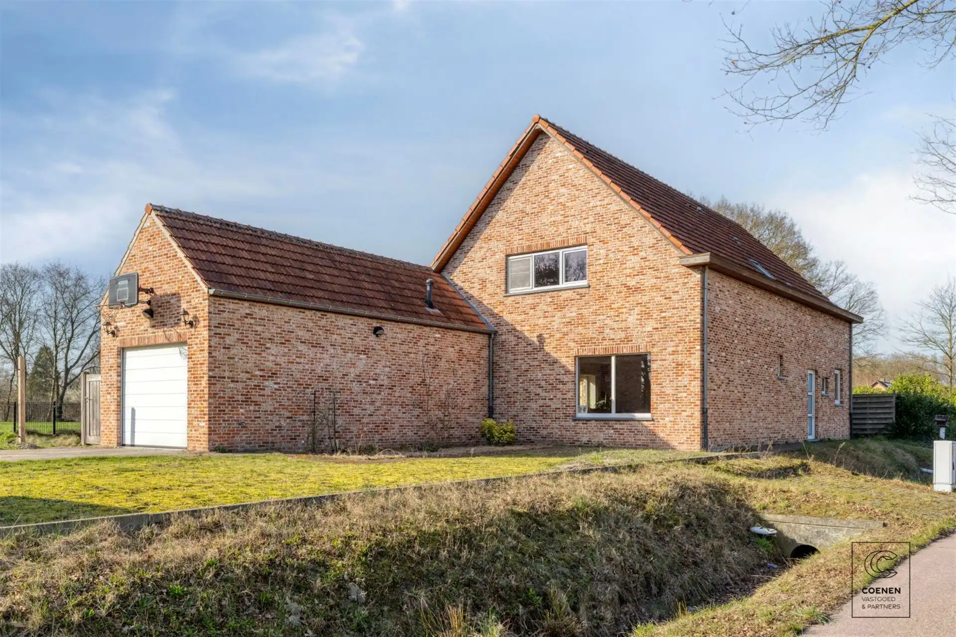Instapklare woning van 195m² met 3 slpk en prachtige ligging! foto {{pictureIndex}}