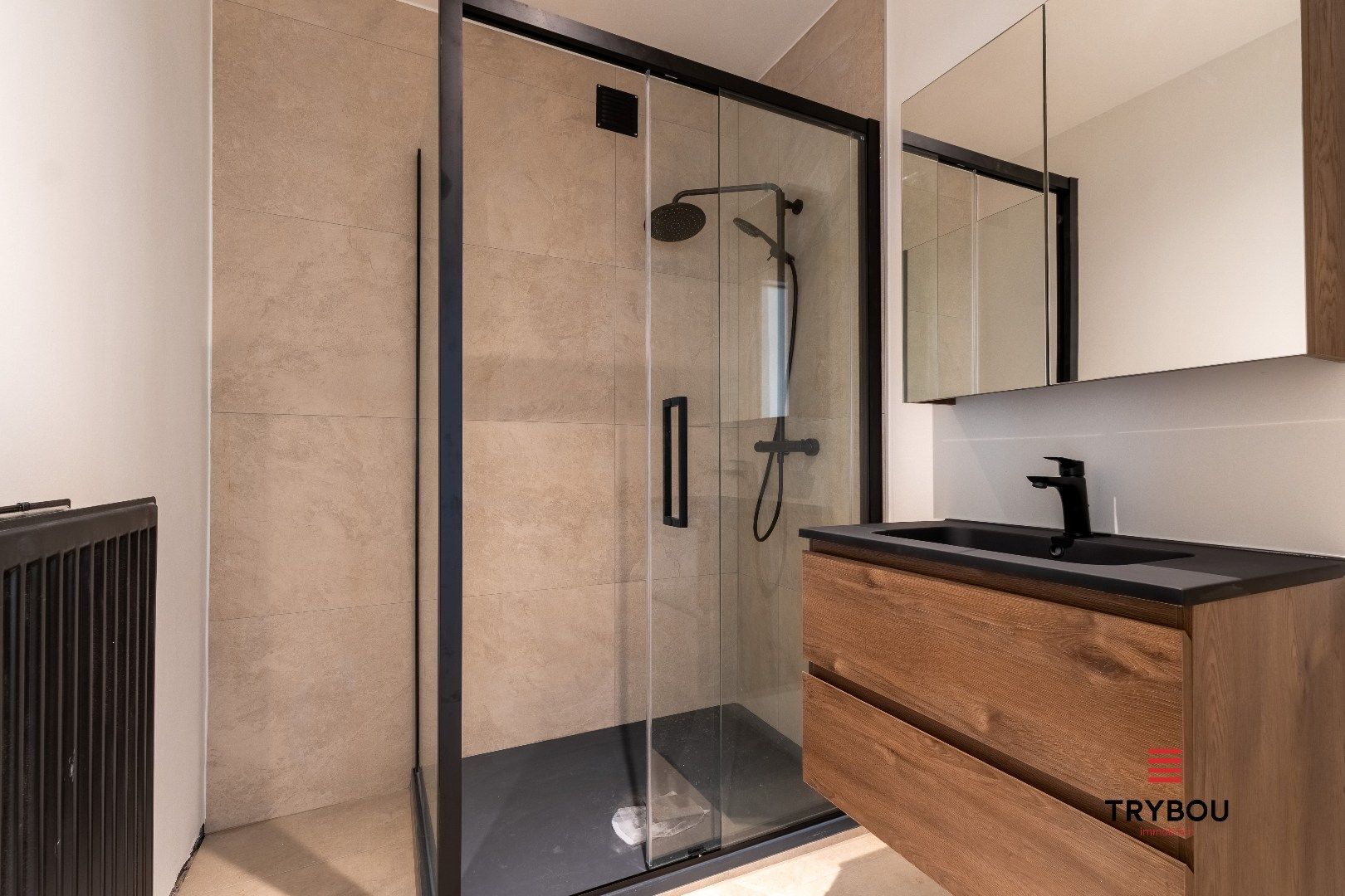 Volledig gerenoveerd 2-slaapkamerappartement te huur – rand centrum Ieper foto 17