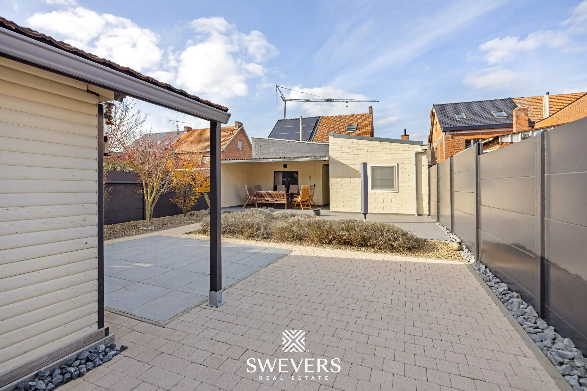 Gezinswoning met bureau, vier slaapkamers en zonnige tuin foto 28