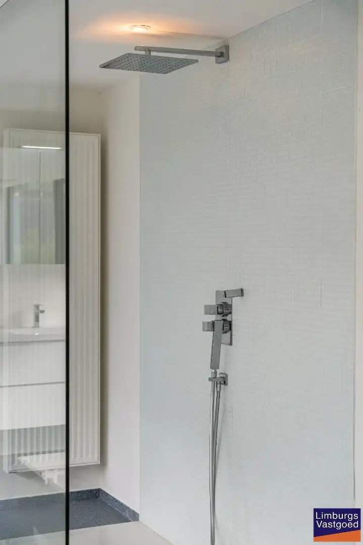 Exclusieve woning met praktijkruimte en zicht op weilanden foto 30