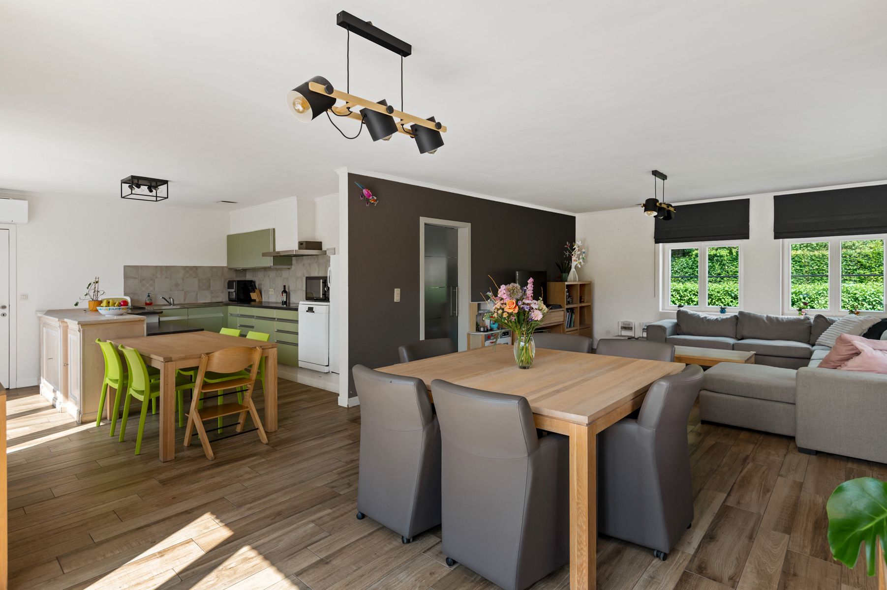 Recente villa met charme op ruime kavel foto 17