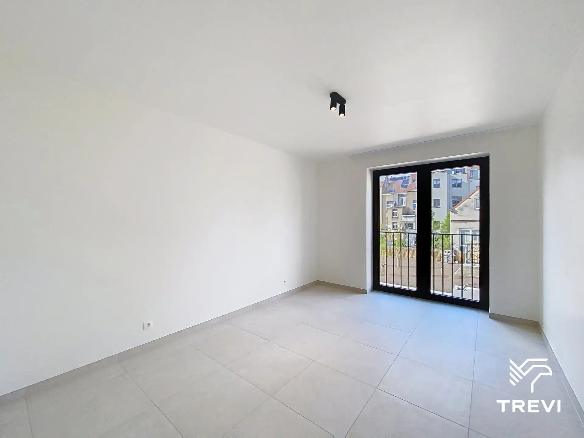 Nieuw huis met 3 slaapkamers en exterieur foto 8